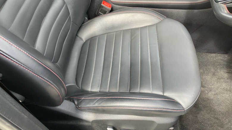 MG Hs 1.5 T-GDI PHEV Exclusive 5dr Auto Hatchback